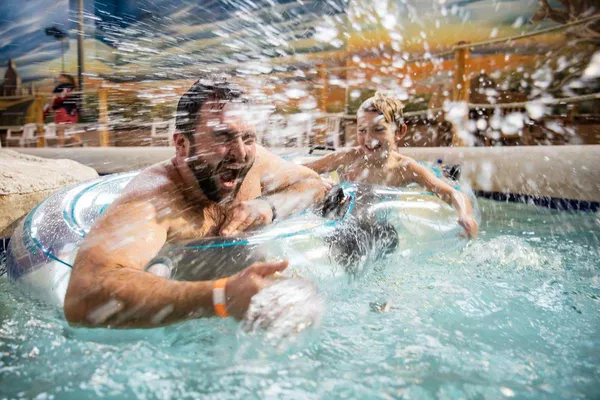 Country Springs Waterpark Kennel 5445